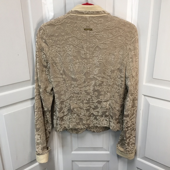 DKNY Jeans Tan Jacket w/ Raised Floral Velvet Detail - Picture 11 of 15